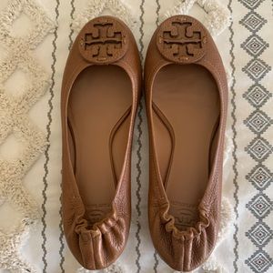 Tory Burch Reva Tan pebbled leather flats